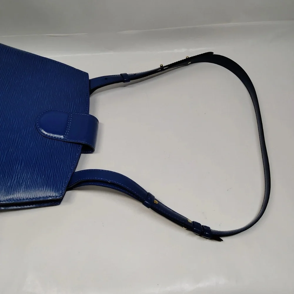 Louis Vuitton Cluny Epi Blue Shoulder Bag